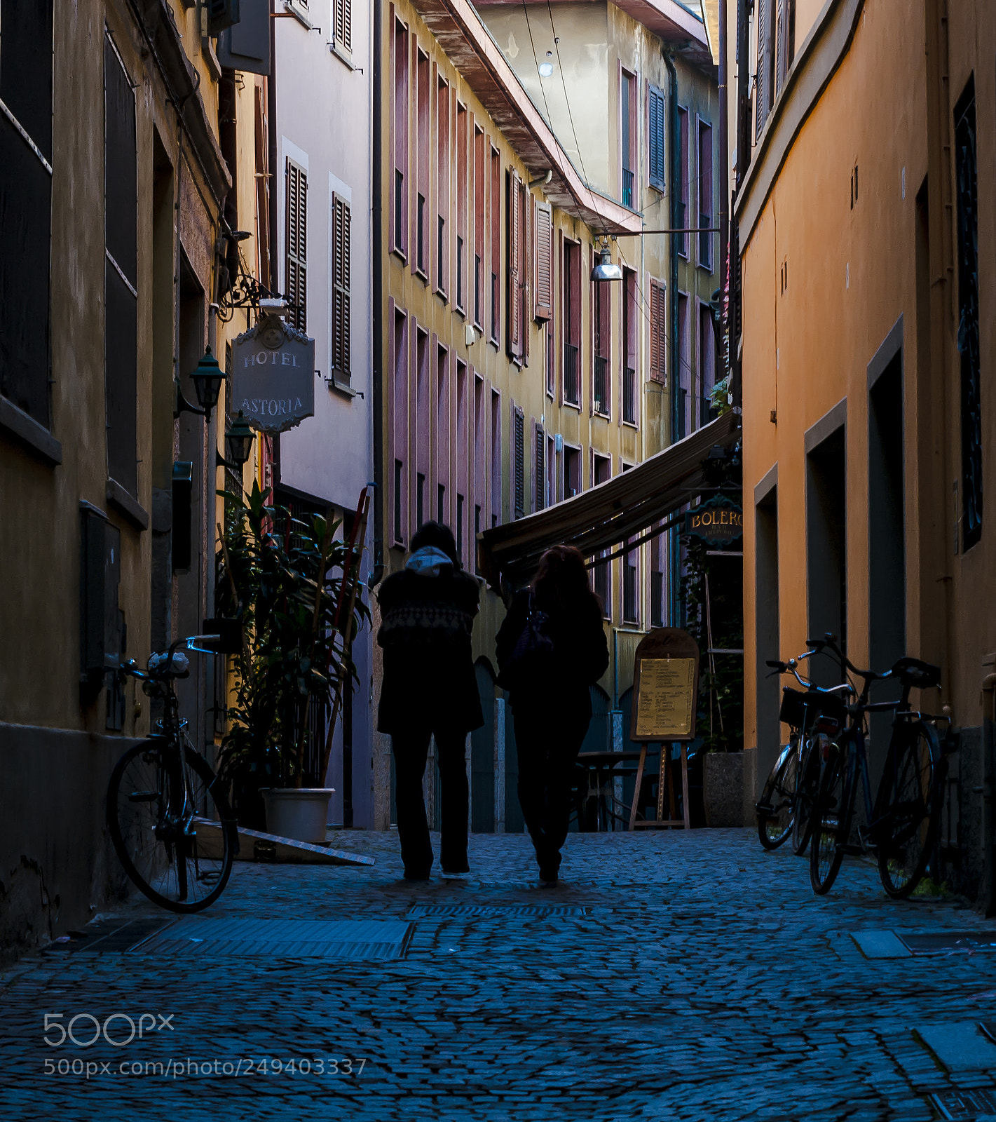 Pentax K-7 sample photo. Romantic alley..... photography