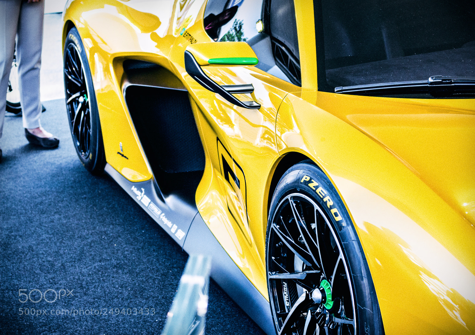 Canon EOS 700D (EOS Rebel T5i / EOS Kiss X7i) sample photo. The yellow one photography