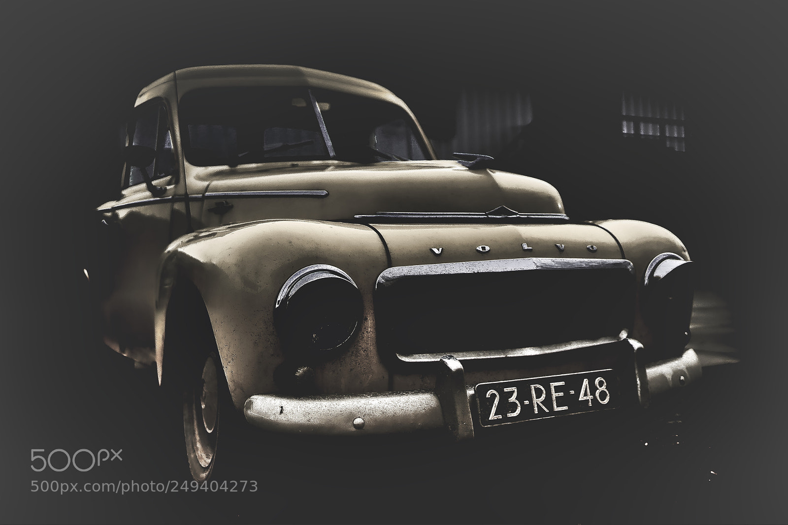 Sony a7R III sample photo. Mat volvo pick-up classic photography