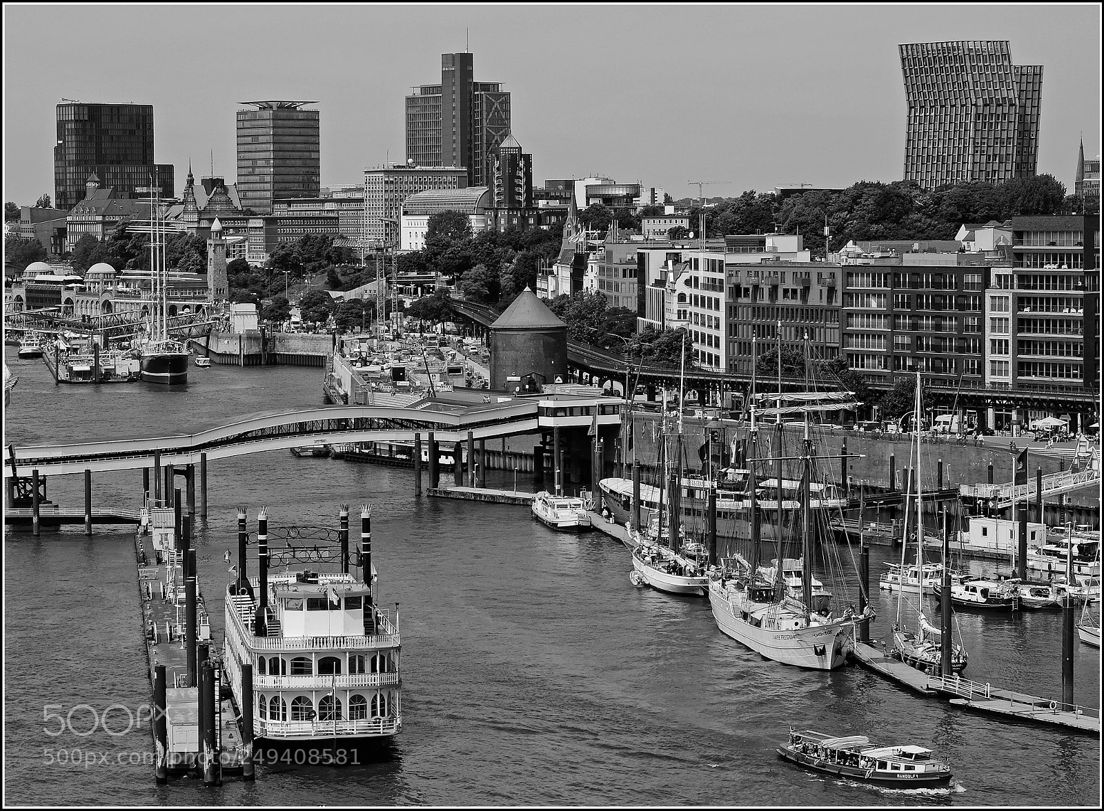 Fujifilm X-T1 sample photo. Hamburg skyline photography