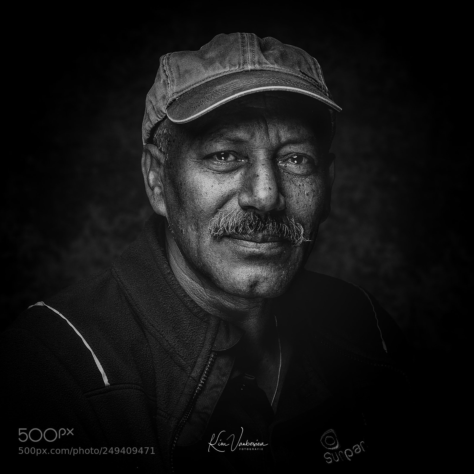 Canon EOS 5D Mark IV sample photo. Portrait of a man photography