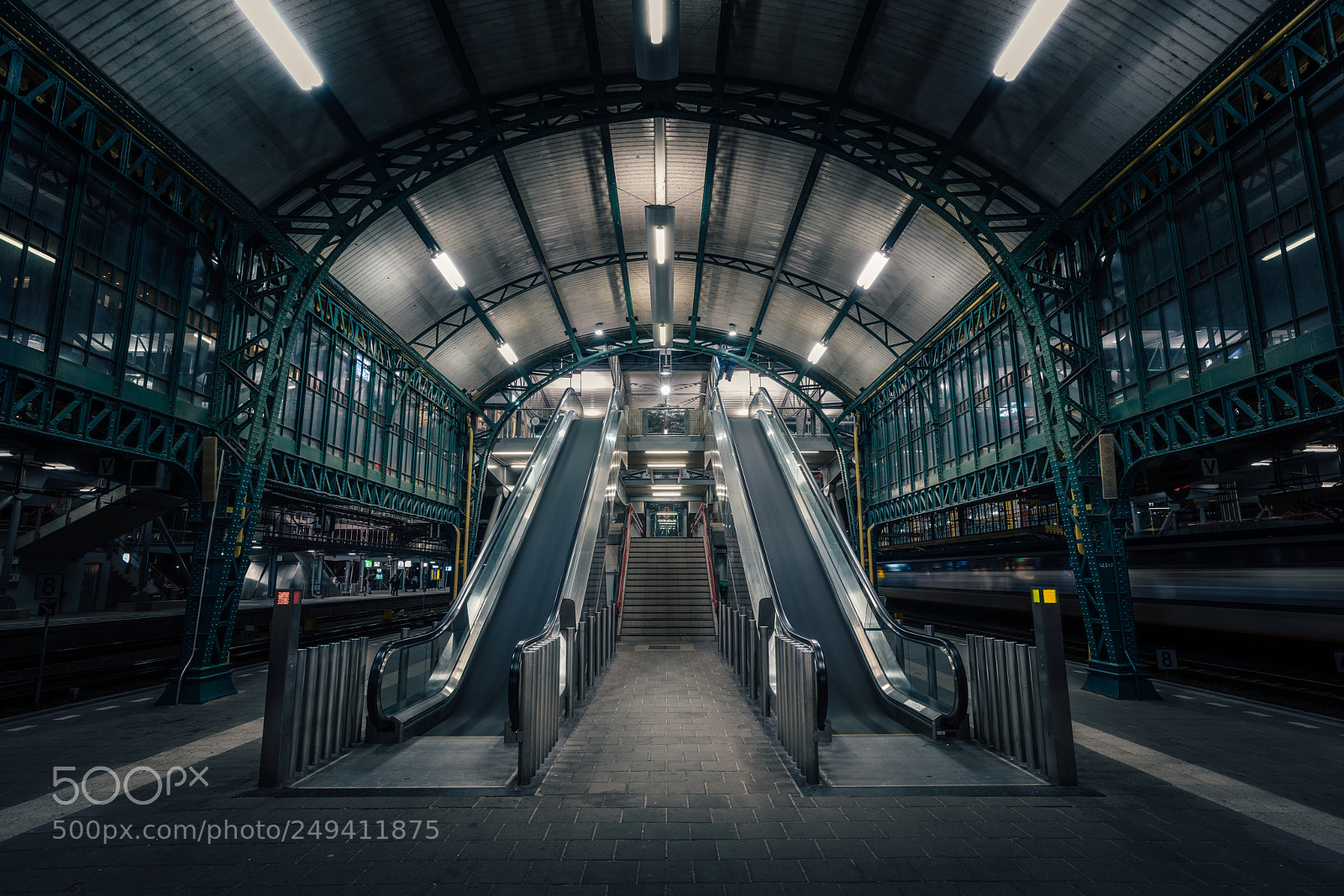 Sony a7R II sample photo. Central railway station of photography