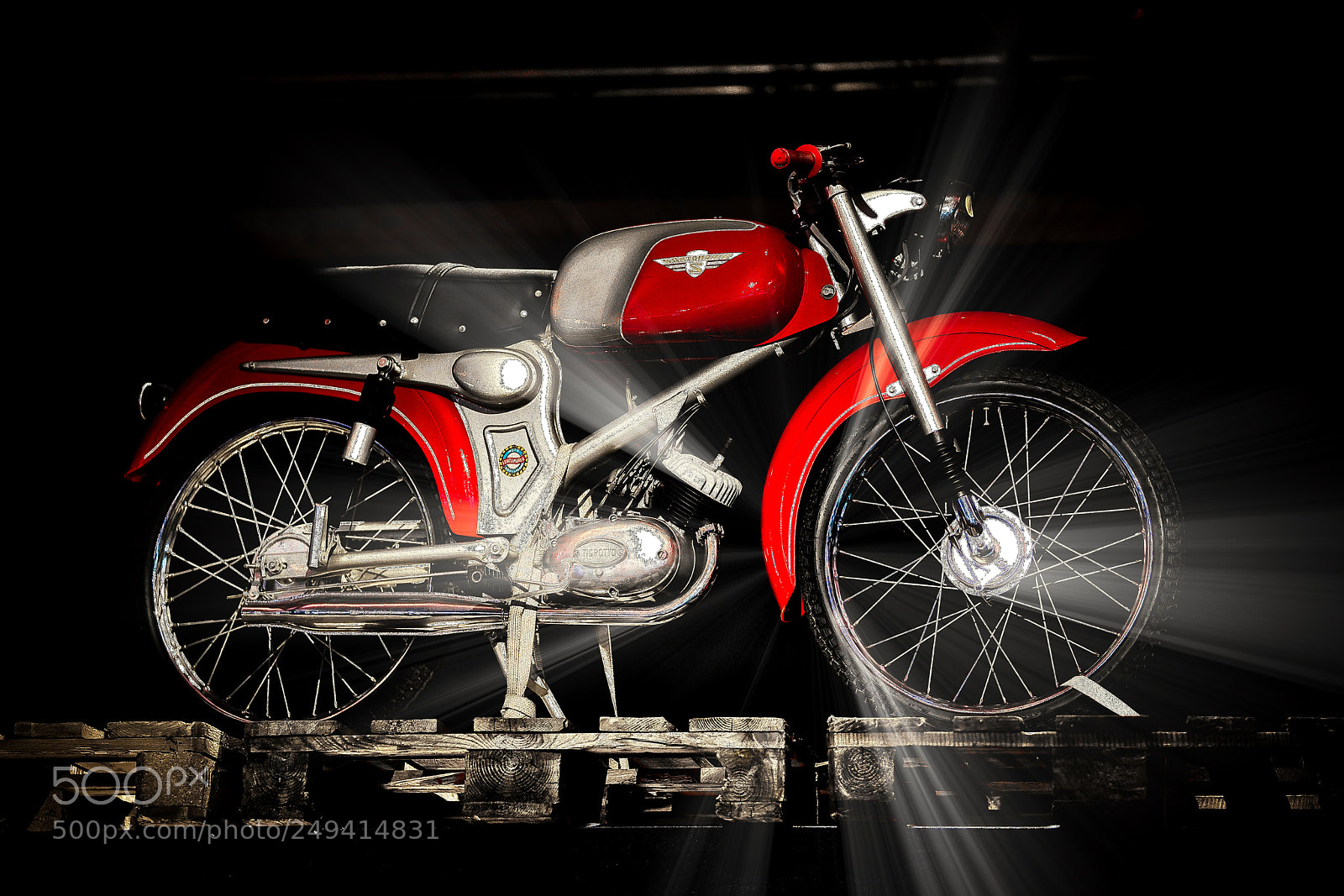 Sony a7R III sample photo. Red 1 cilinders aero-restyle classic photography