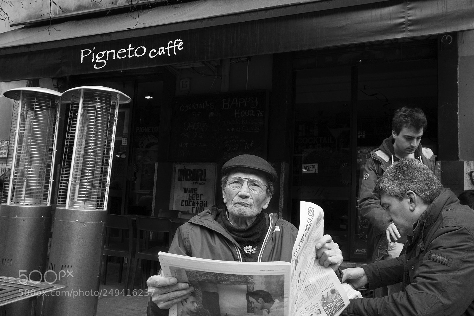 Fujifilm X70 sample photo. Street roma photography