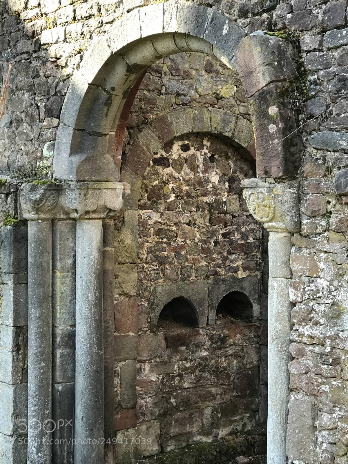 Apple iPhone 7 Plus sample photo. Romanesque portal photography