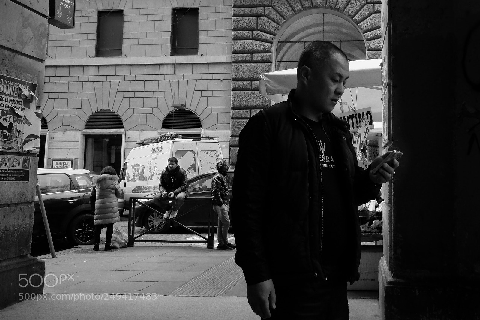 Fujifilm X70 sample photo. Street roma photography