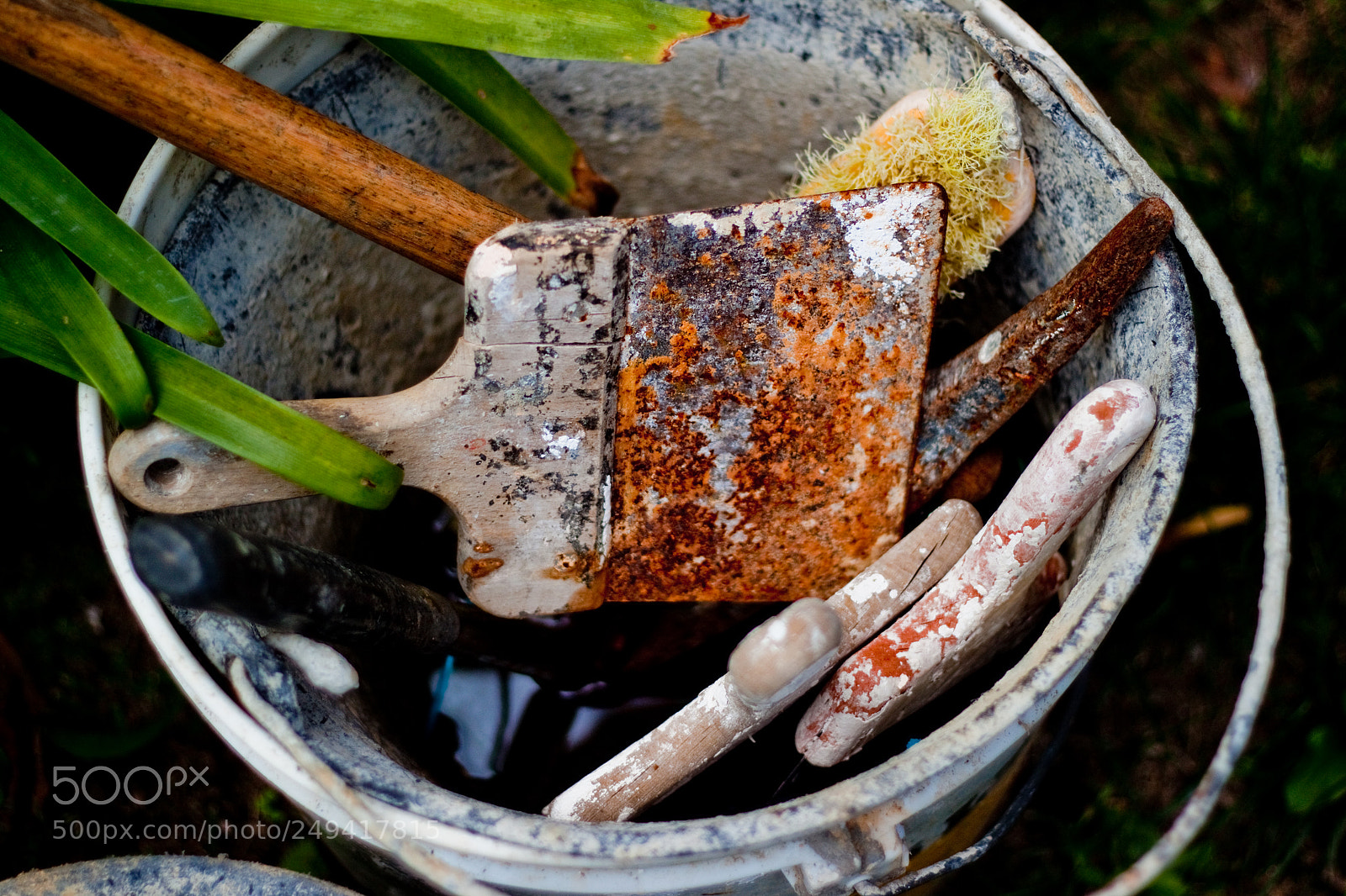 Canon EOS 500D (EOS Rebel T1i / EOS Kiss X3) sample photo. Old and rusted tools photography
