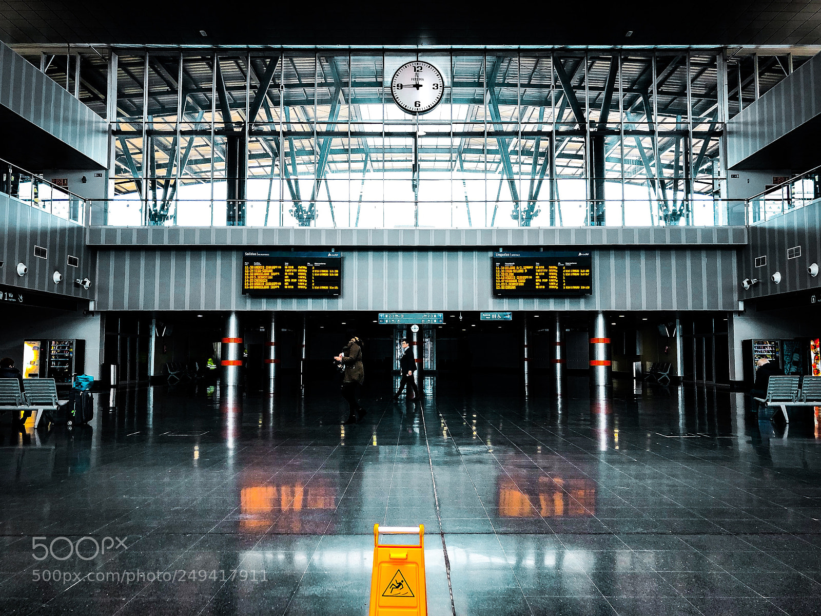 Apple iPhone 8 Plus sample photo. Central station. photography
