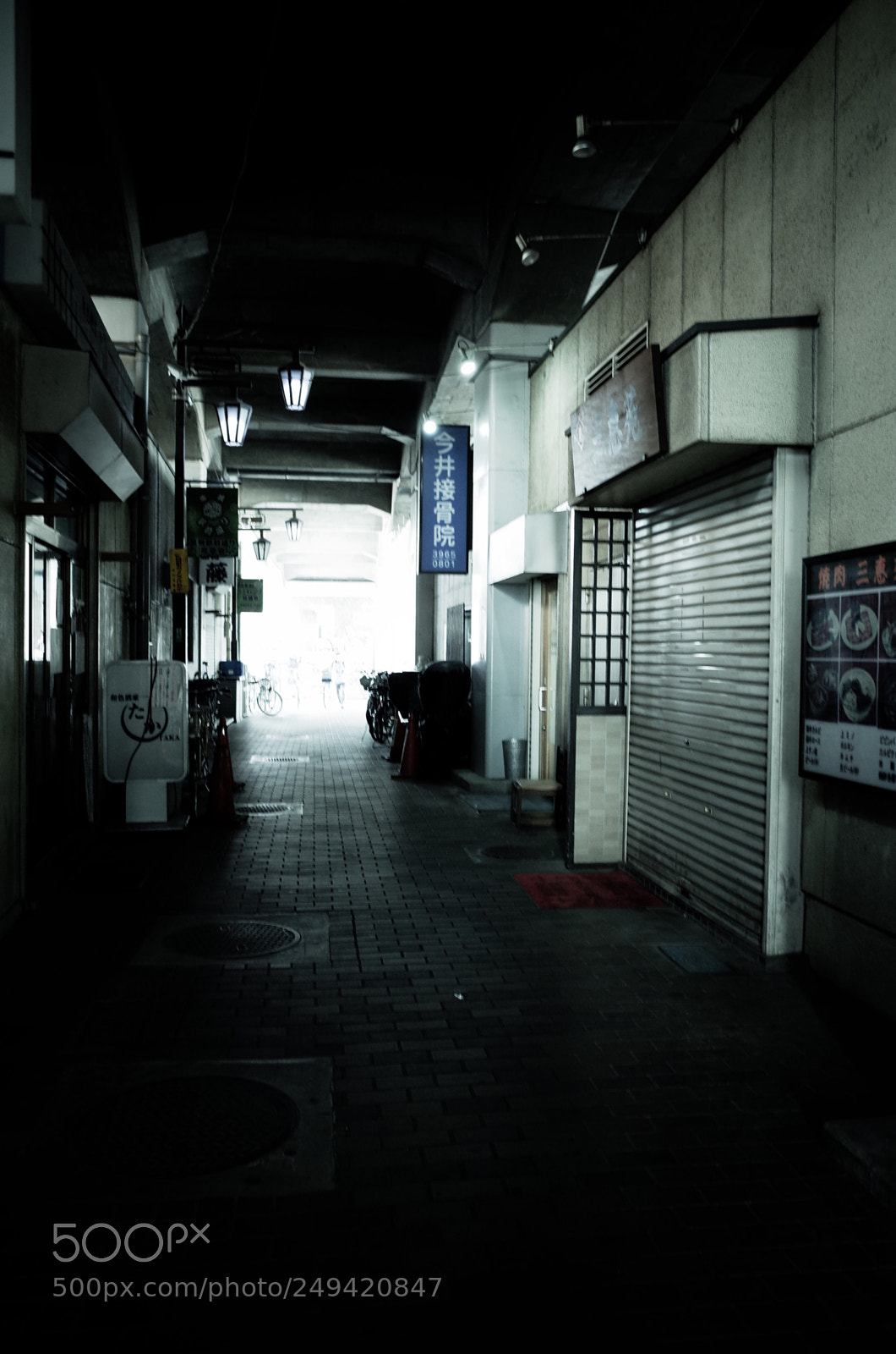 Ricoh GR II sample photo. Streets photography