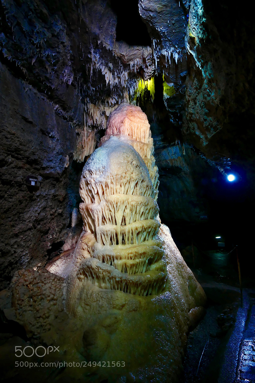 Panasonic Lumix DMC-FZ1000 sample photo. Flowstone cave photography