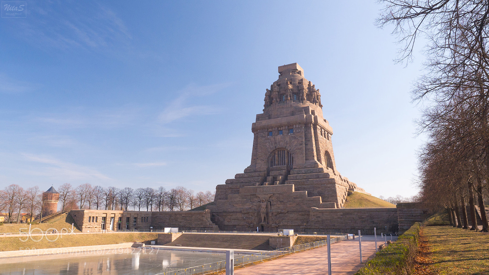 Olympus OM-D E-M1 Mark II sample photo. Monument to the battle photography