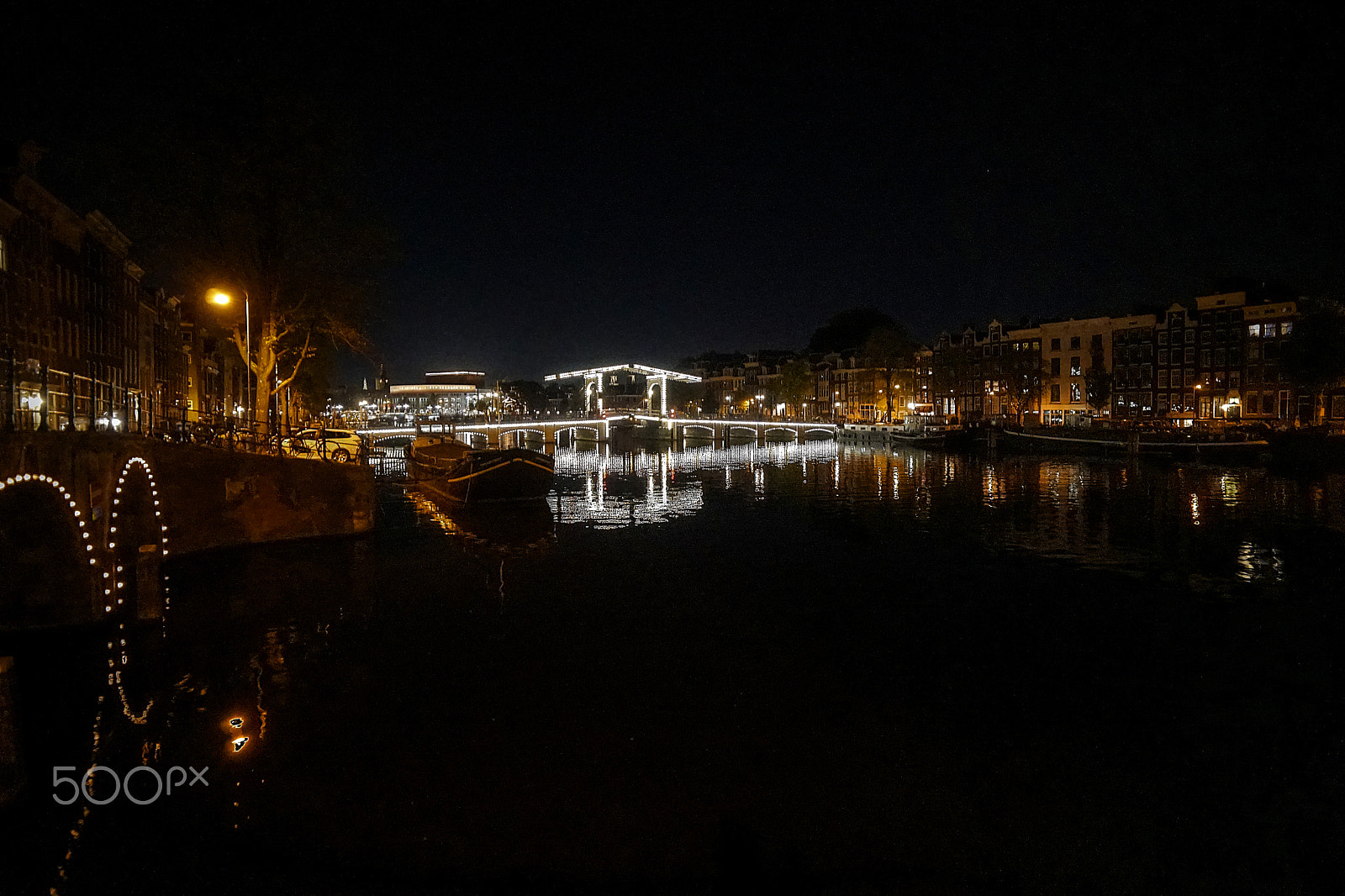 Sony a6300 + ZEISS Touit 12mm F2.8 sample photo. Canels : amsterdam night photography