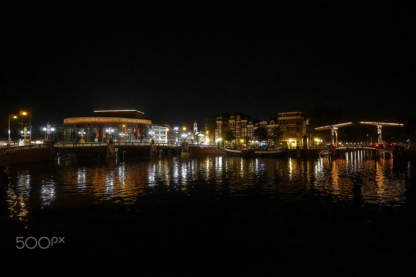 Sony a6300 + ZEISS Touit 12mm F2.8 sample photo. Canels : amsterdam night photography