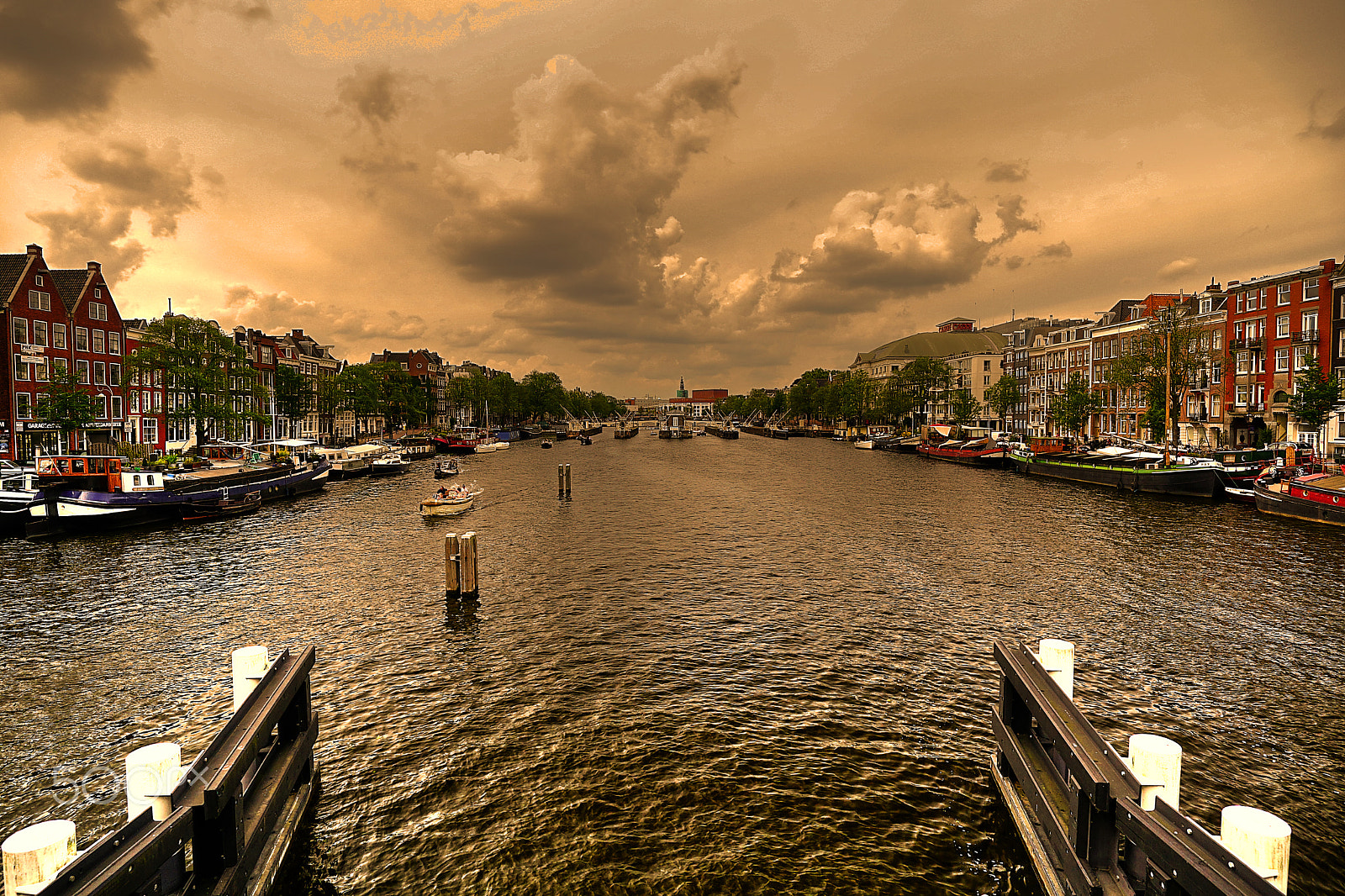 ZEISS Touit 12mm F2.8 sample photo. Canels : amsterdam day photography