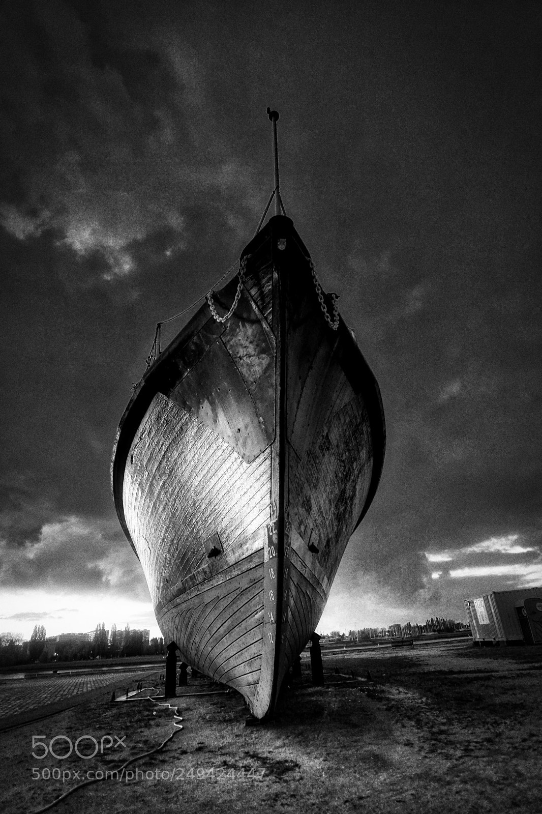 Sony a6300 sample photo. Boat b&w hd photography