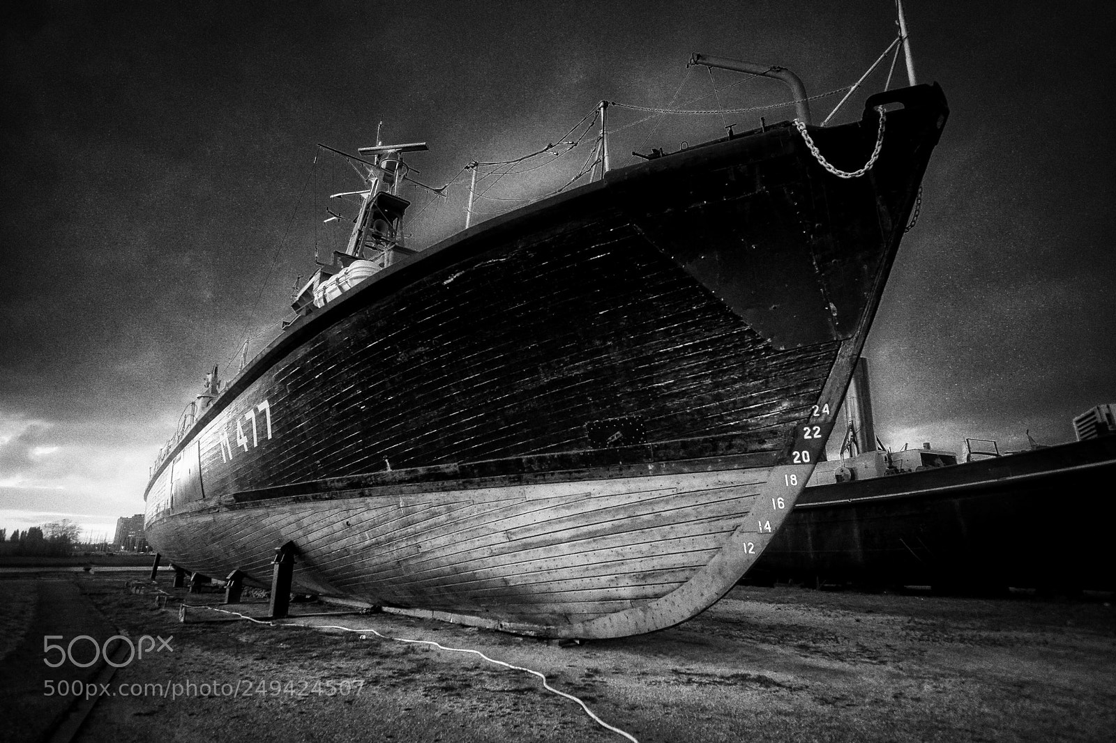 Sony a6300 sample photo. Boat b&w hd photography