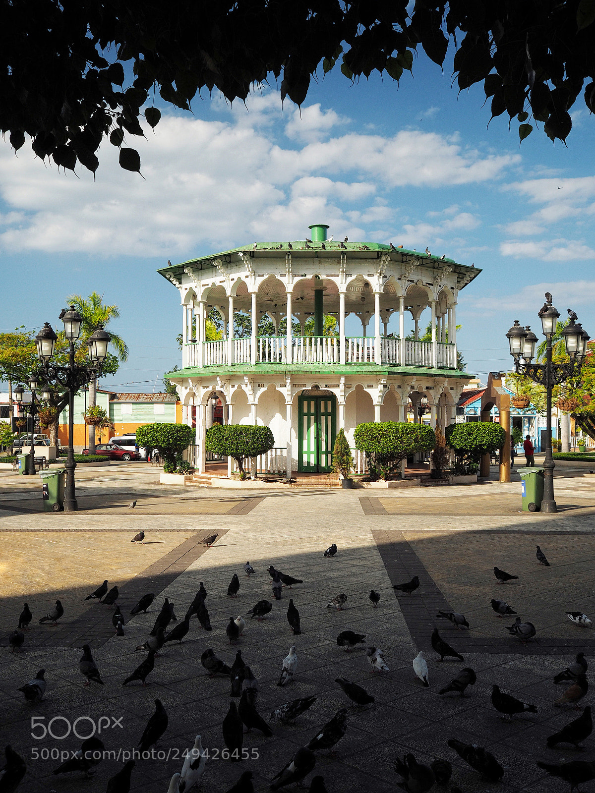 Olympus OM-D E-M10 II sample photo. Pretty town square in photography