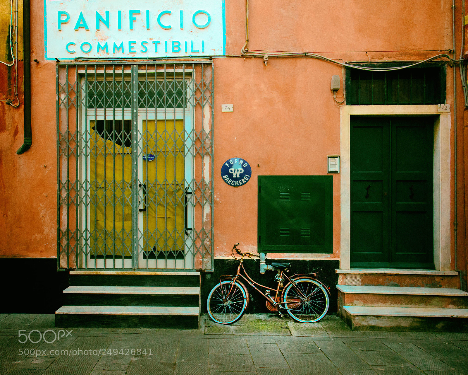 Canon EOS 7D Mark II sample photo. Panificio commestibili photography