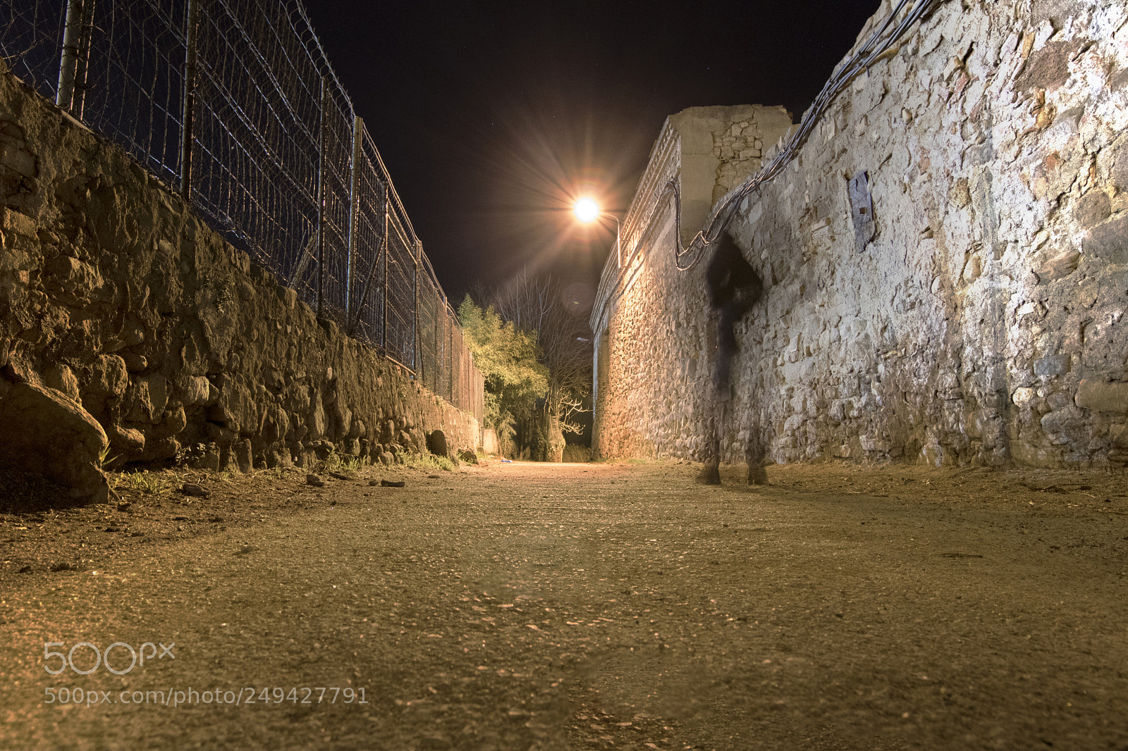 Canon EOS 750D (EOS Rebel T6i / EOS Kiss X8i) sample photo. El callejón photography
