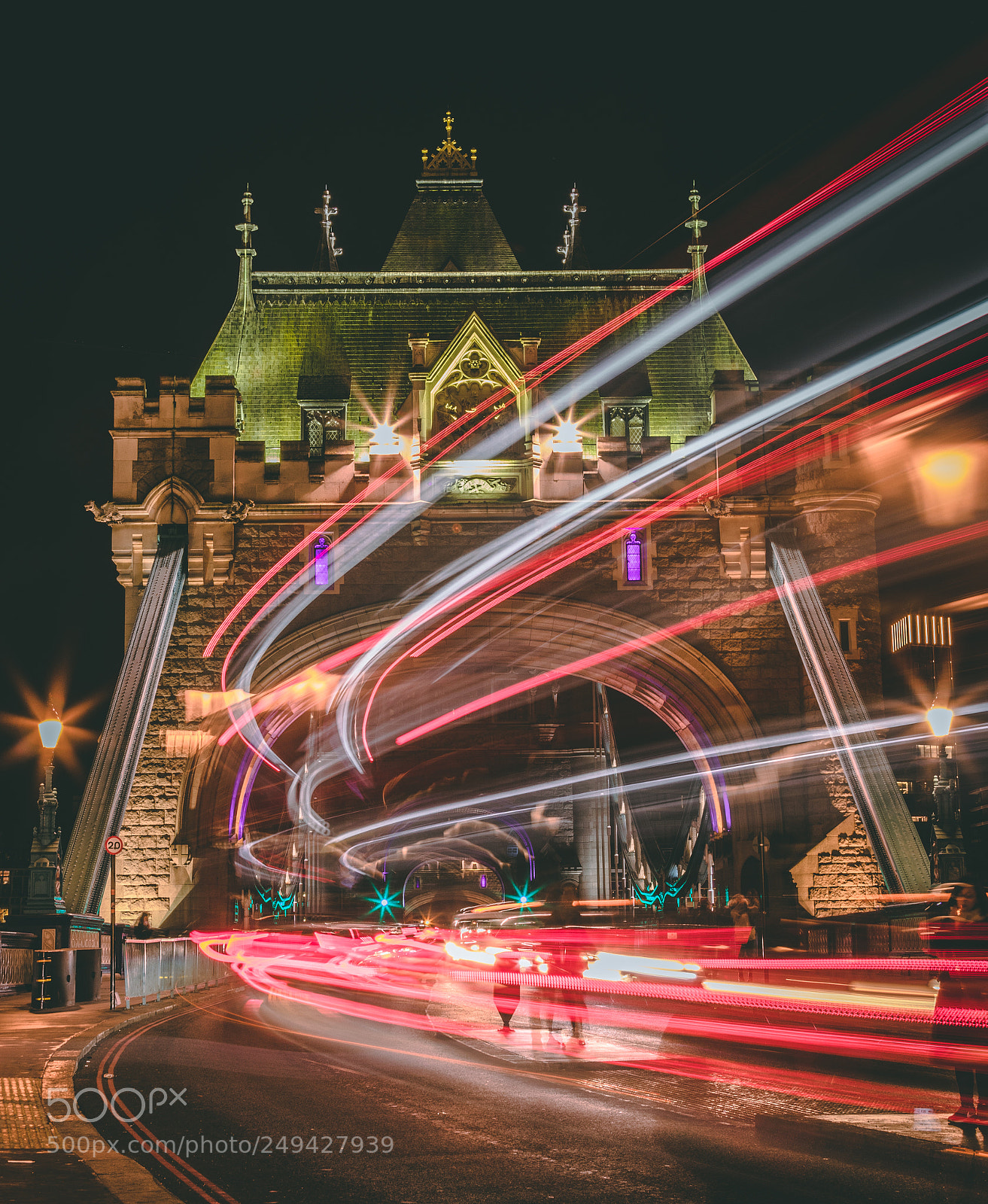 Canon EOS 77D (EOS 9000D / EOS 770D) sample photo. Tower bridge photography
