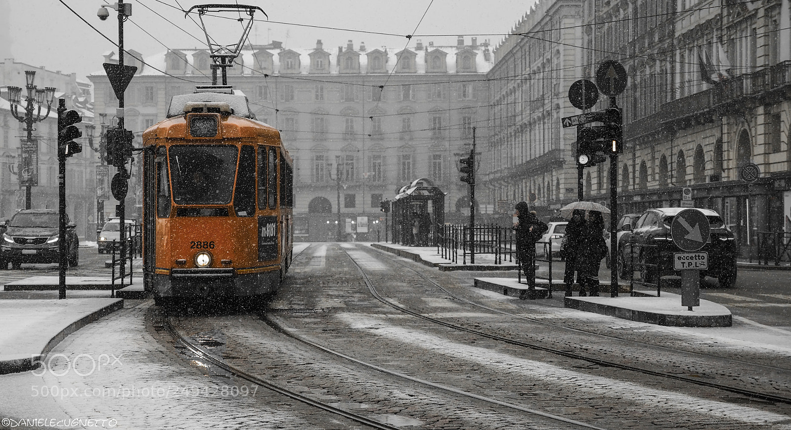 Olympus OM-D E-M10 III sample photo. Piazza castello - torino photography