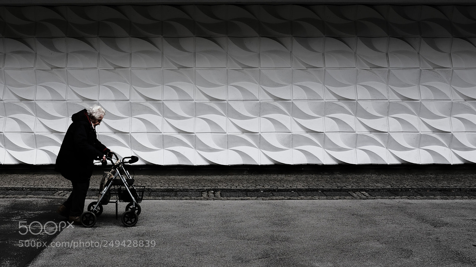 Fujifilm X100F sample photo. Old white photography