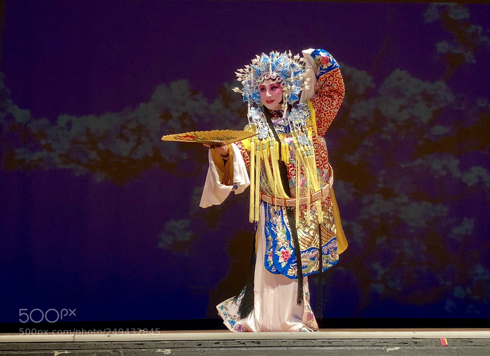 Apple iPhone X sample photo. Beijing opera photography