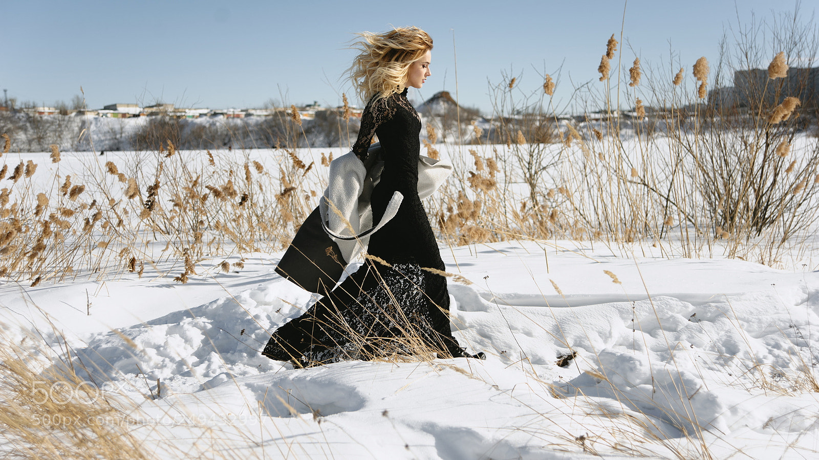 Nikon D700 sample photo. из луговых цветов плела себе венок photography