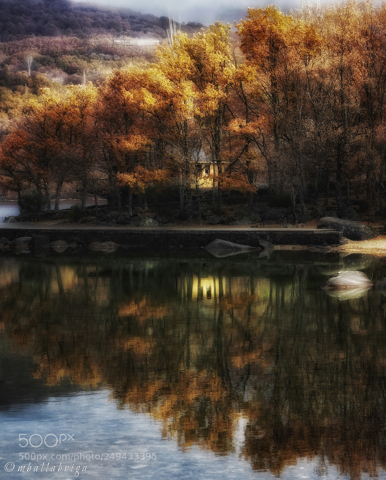 Sony DSC-HX90 sample photo. Autumn at sanabria lake photography