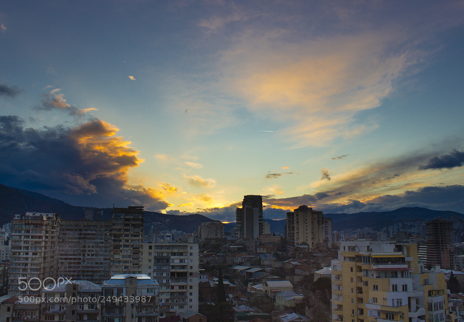 Canon EOS 600D (Rebel EOS T3i / EOS Kiss X5) sample photo. Tbilisi at dusk photography