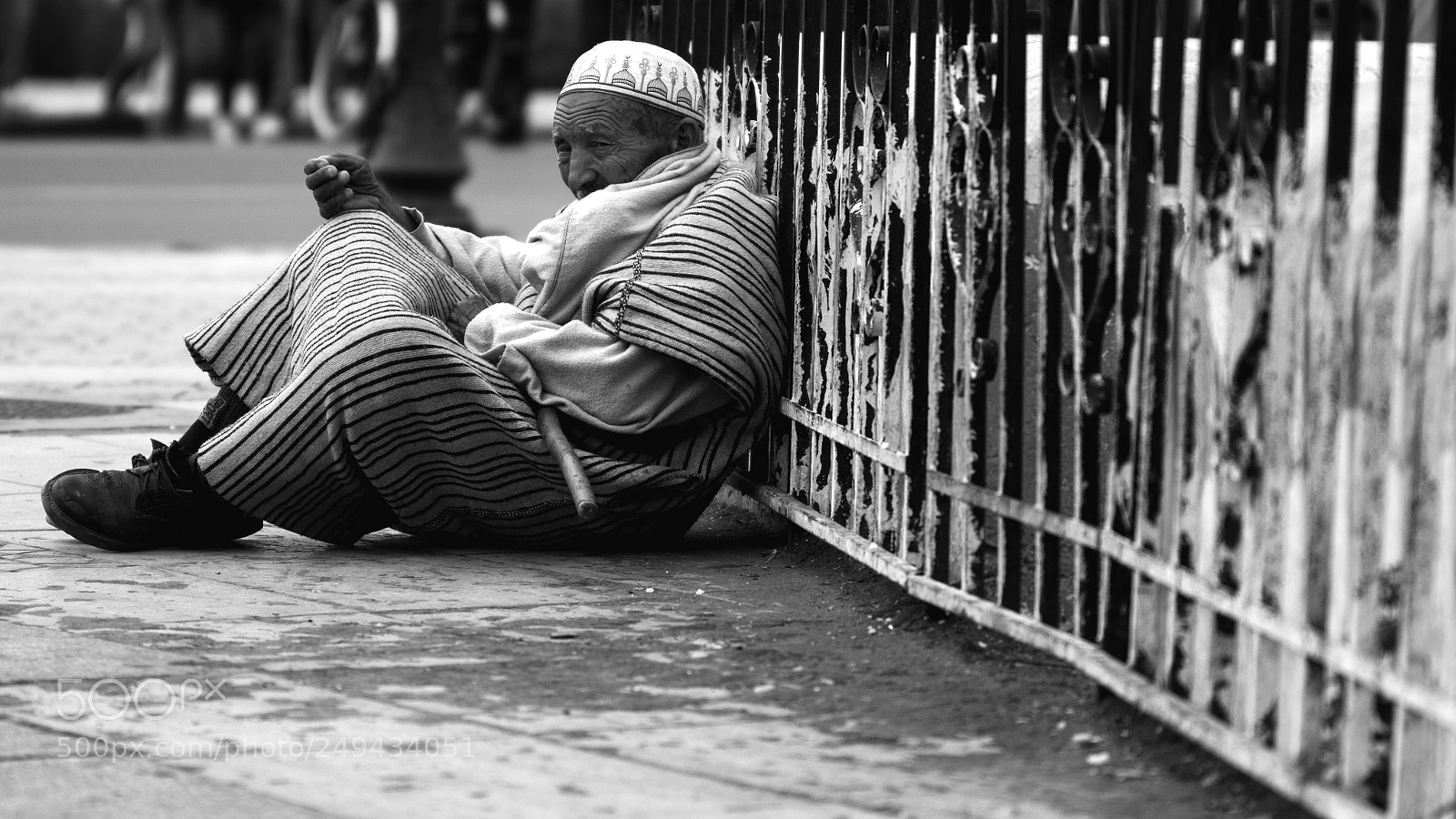 Canon EOS 70D sample photo. Man on the ground photography