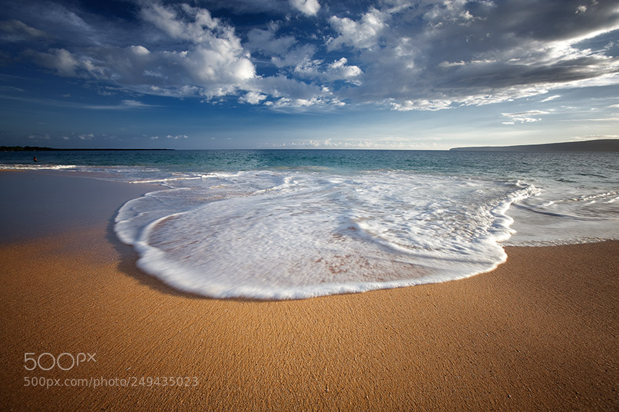 Canon EOS-1Ds Mark III sample photo. Beach, wave and clouds photography