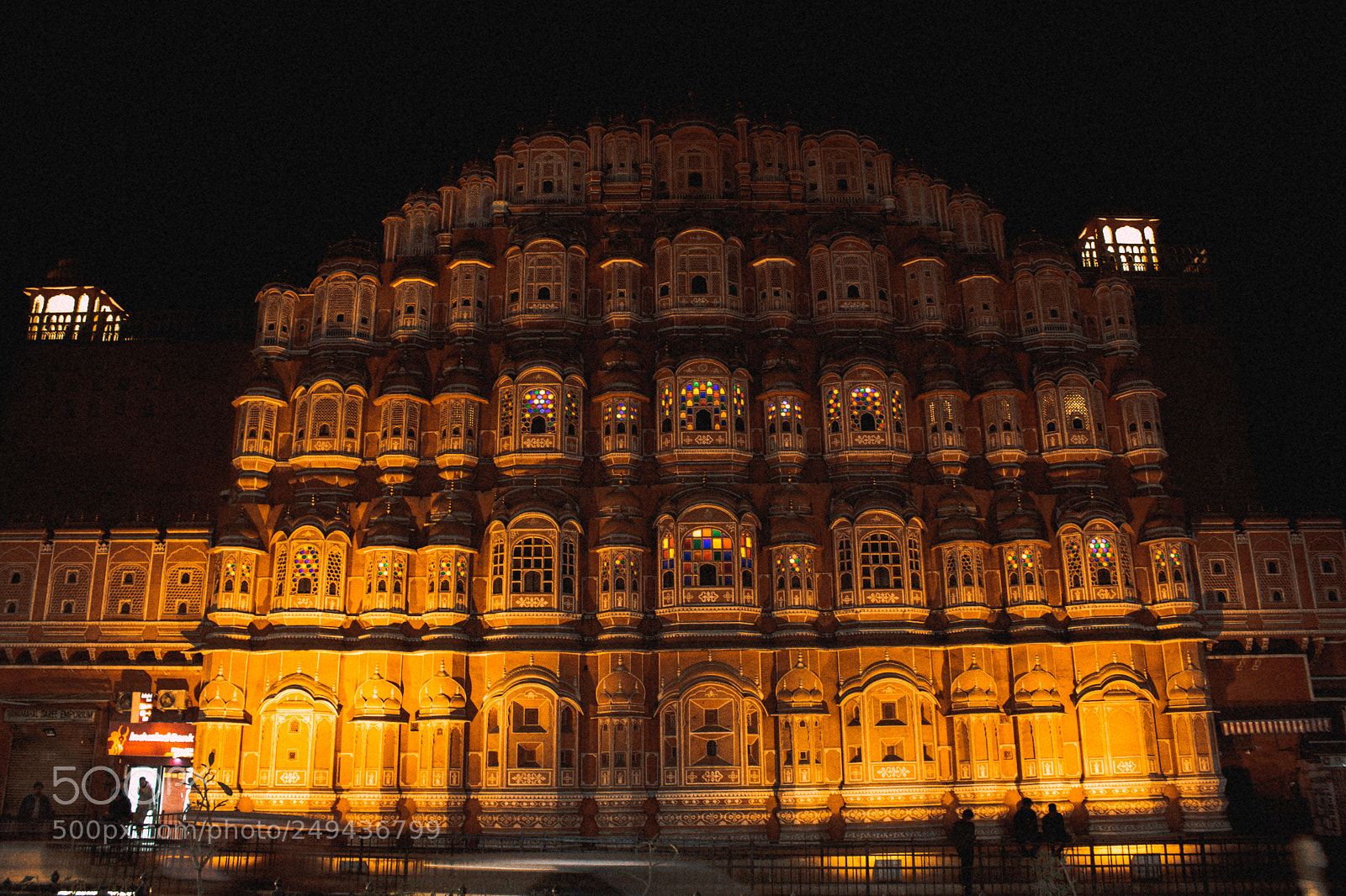 Canon EOS 1200D (EOS Rebel T5 / EOS Kiss X70 / EOS Hi) sample photo. Midnight at hawa mahal photography
