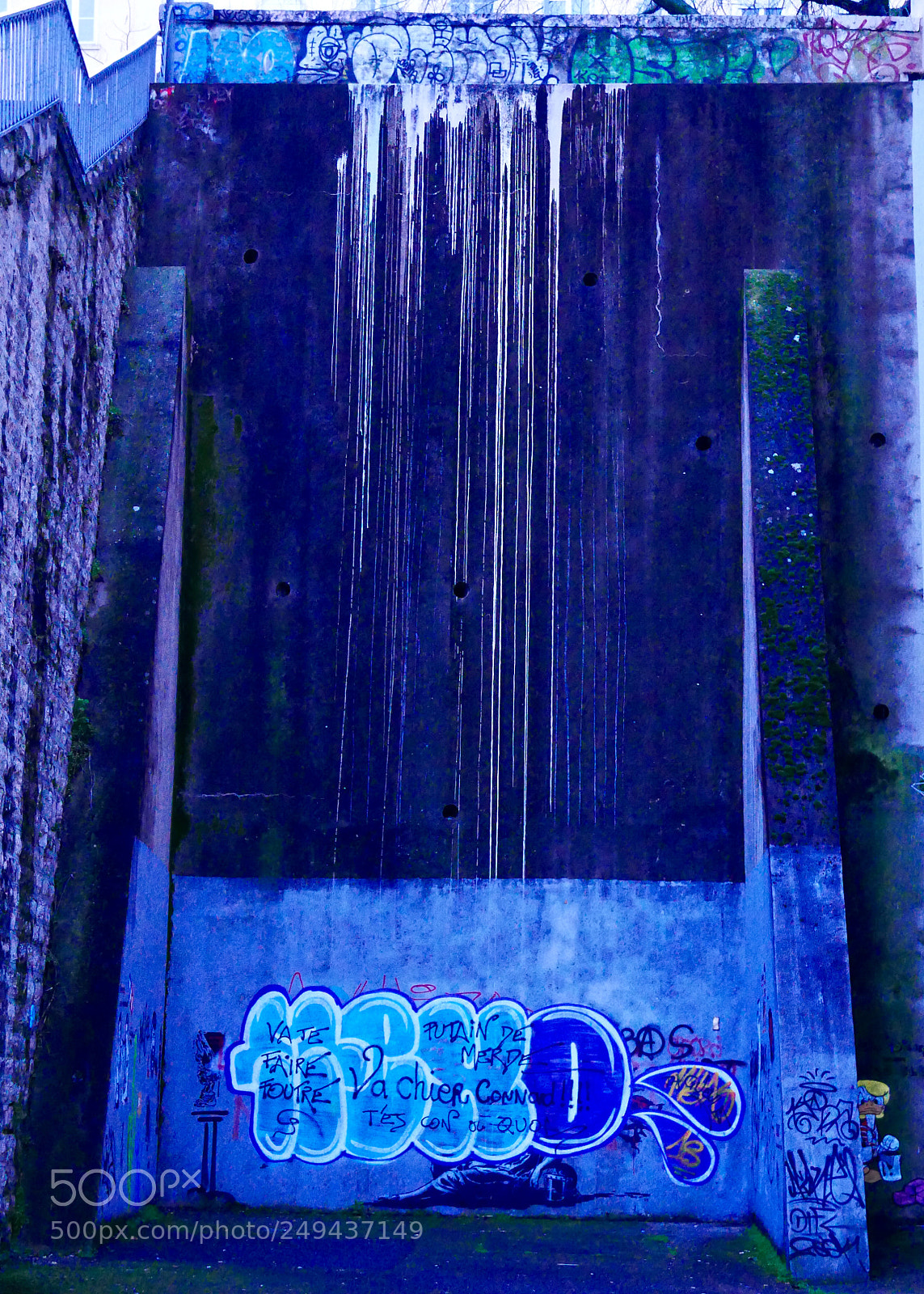 Panasonic Lumix DMC-LX100 sample photo. Wall street photography