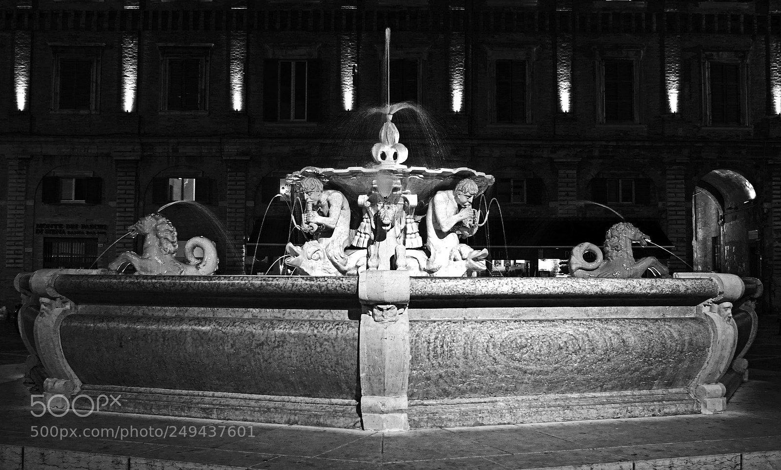 Pentax K-S2 sample photo. Octagonal fountain / fontana ottagonale photography