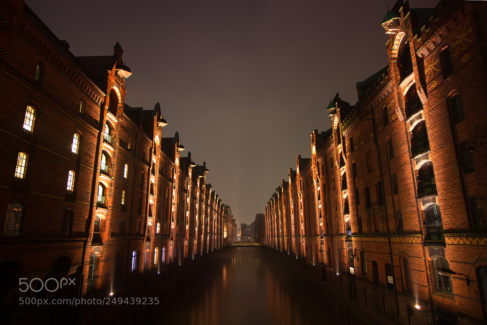 Canon EOS 600D (Rebel EOS T3i / EOS Kiss X5) sample photo. Speicherstadt photography