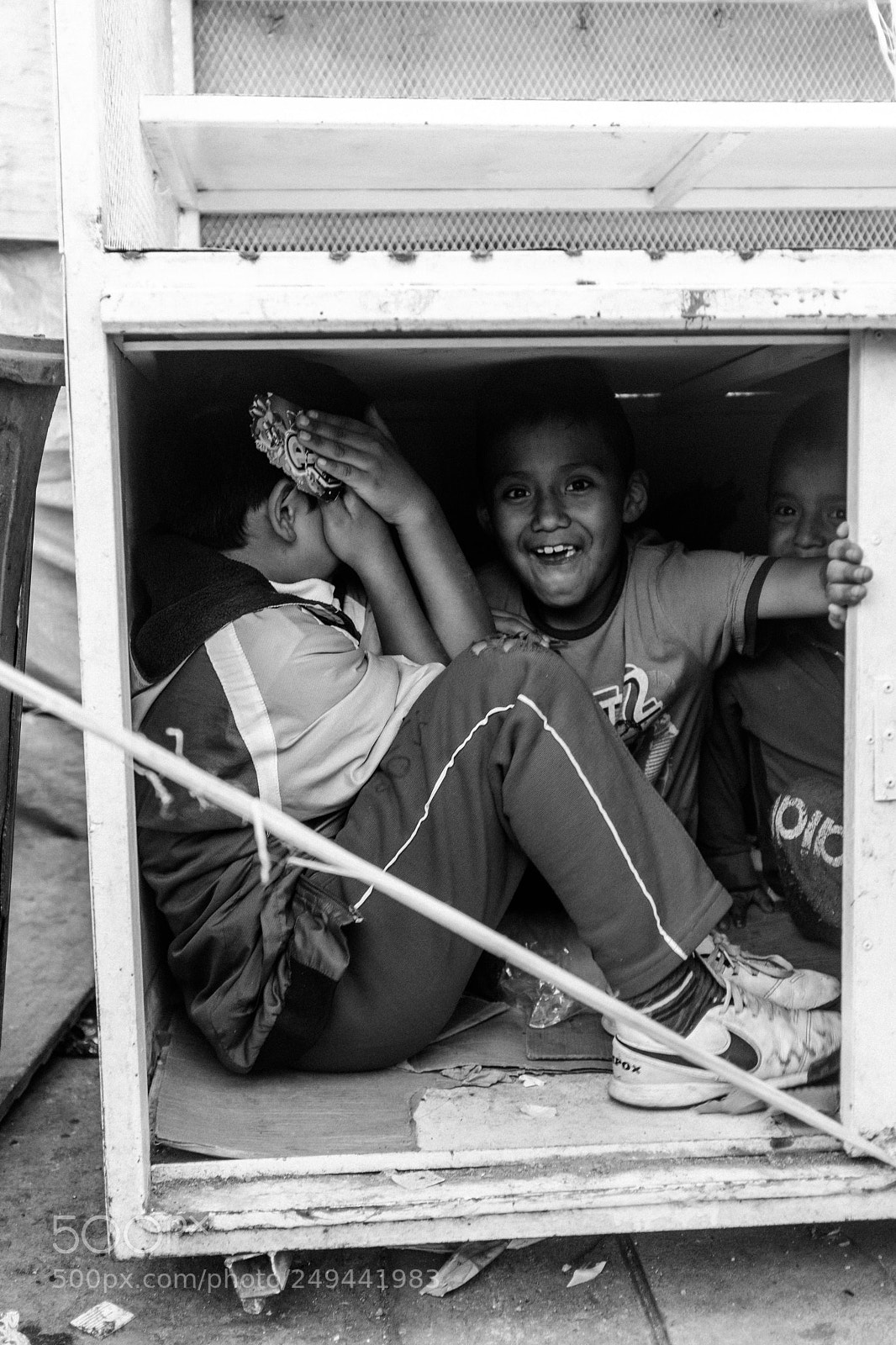 Fujifilm X100F sample photo. Mexico city kids photography