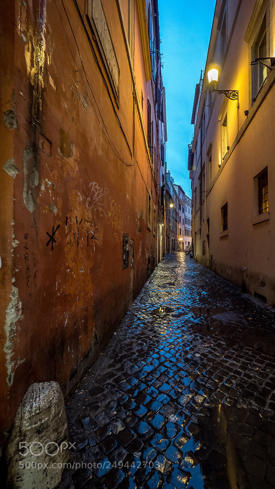 Olympus PEN-F sample photo. Streets of rome photography
