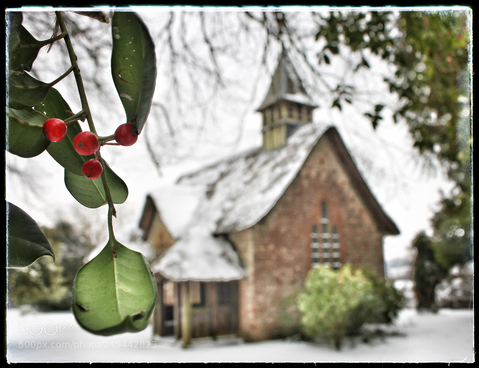 Canon EOS 700D (EOS Rebel T5i / EOS Kiss X7i) sample photo. Thatched church in rural photography