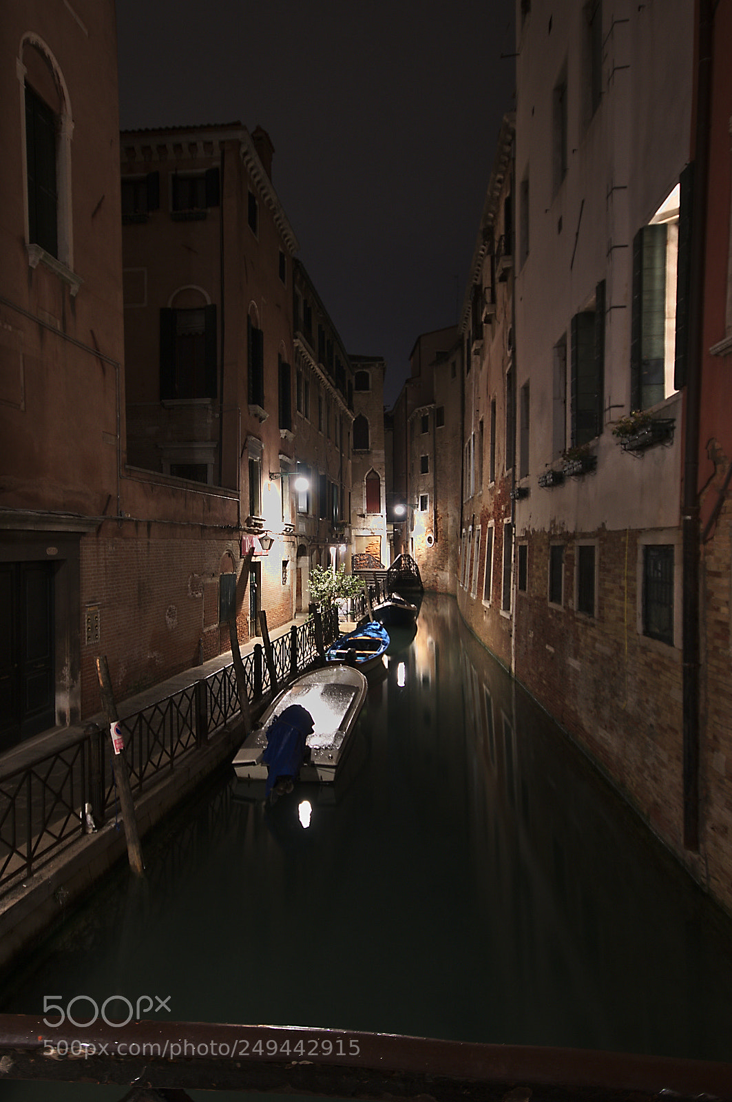 Pentax K-3 II sample photo. Streets of venezia photography