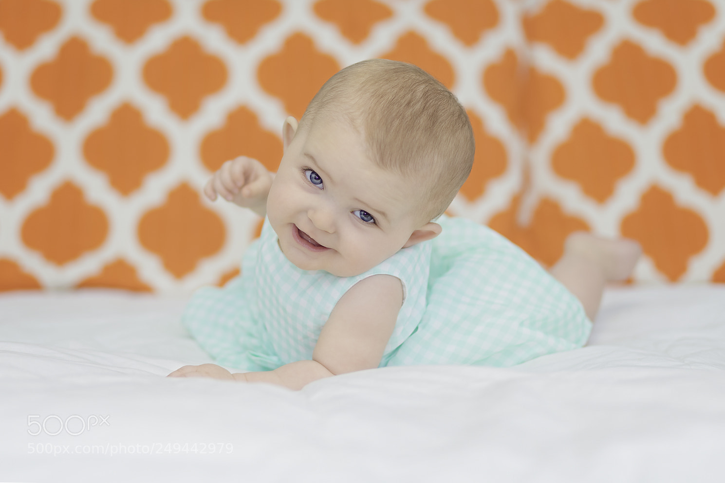 Canon EOS 5D Mark IV sample photo. Happy blue eyed girl photography