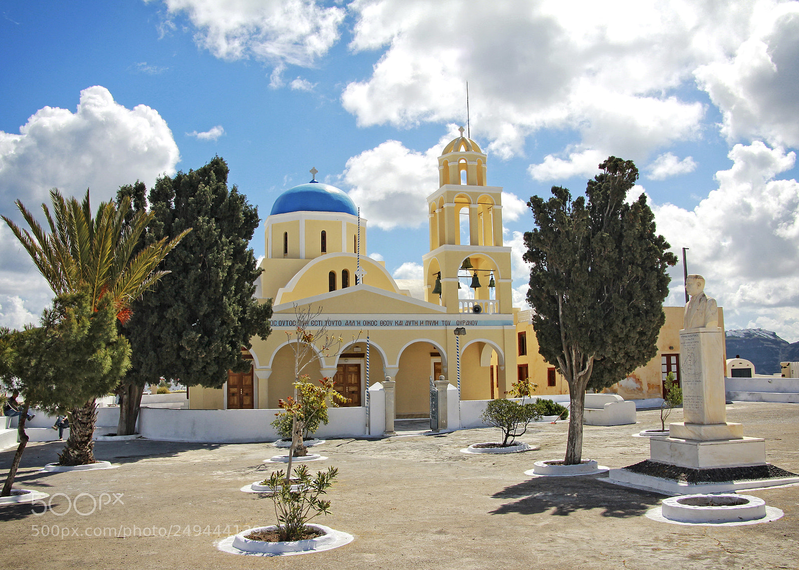 Canon EOS 600D (Rebel EOS T3i / EOS Kiss X5) sample photo. Beautiful church at oia photography