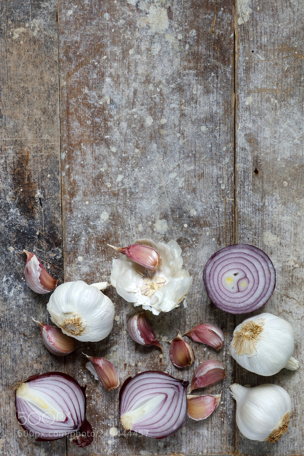 Canon EOS 5DS R sample photo. Garlic and red onions photography