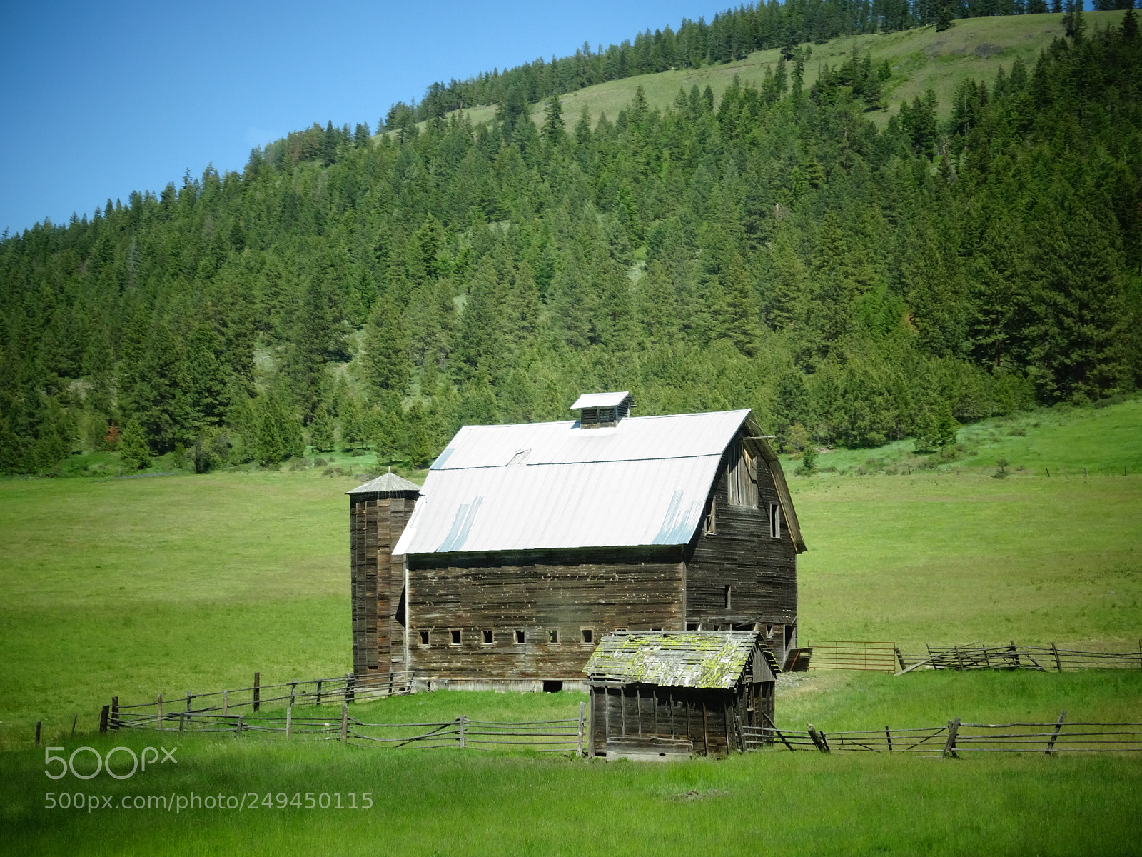Sony Cyber-shot DSC-HX90V sample photo. Old barn in washington photography