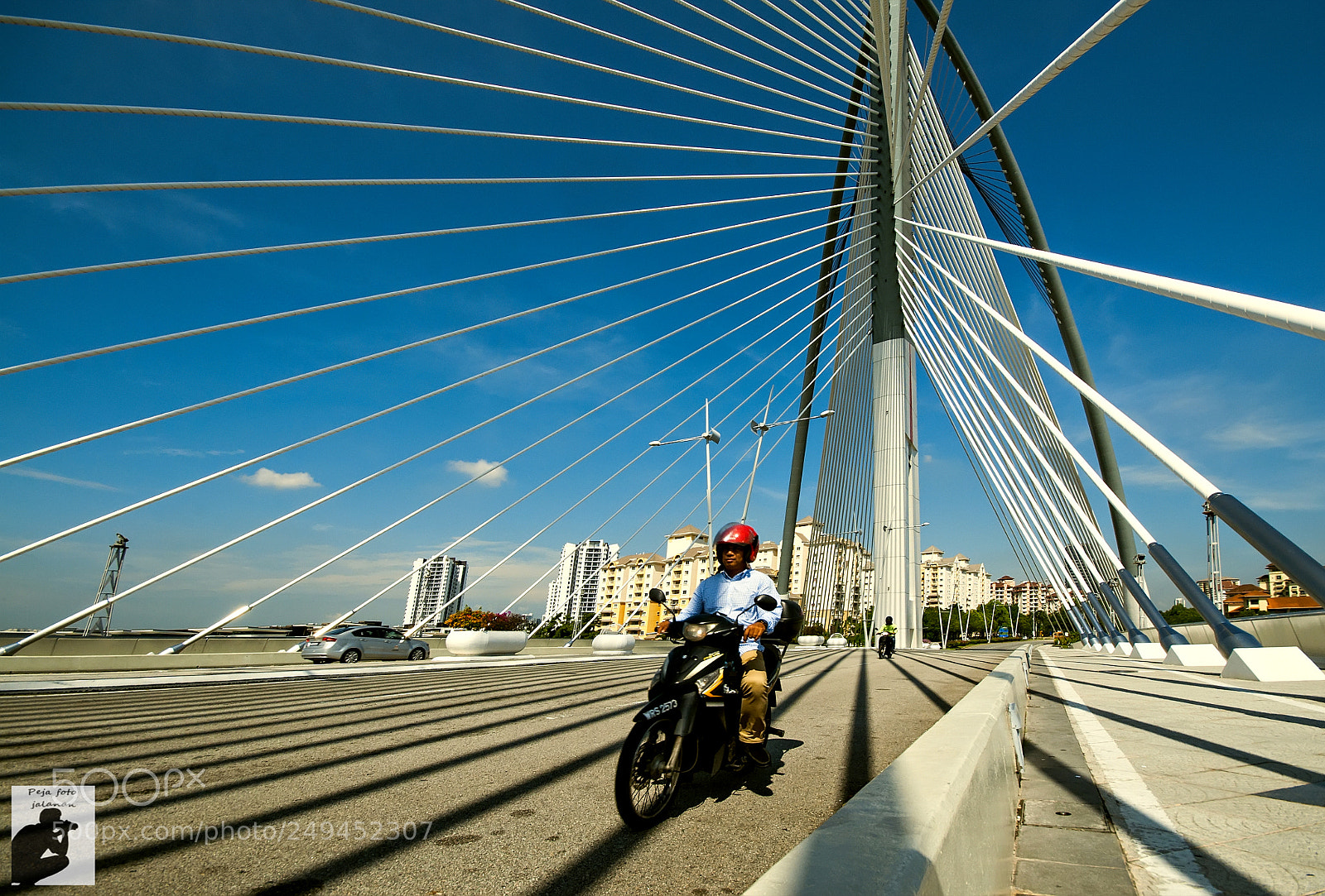 Nikon D90 sample photo. Leading line with shadow photography