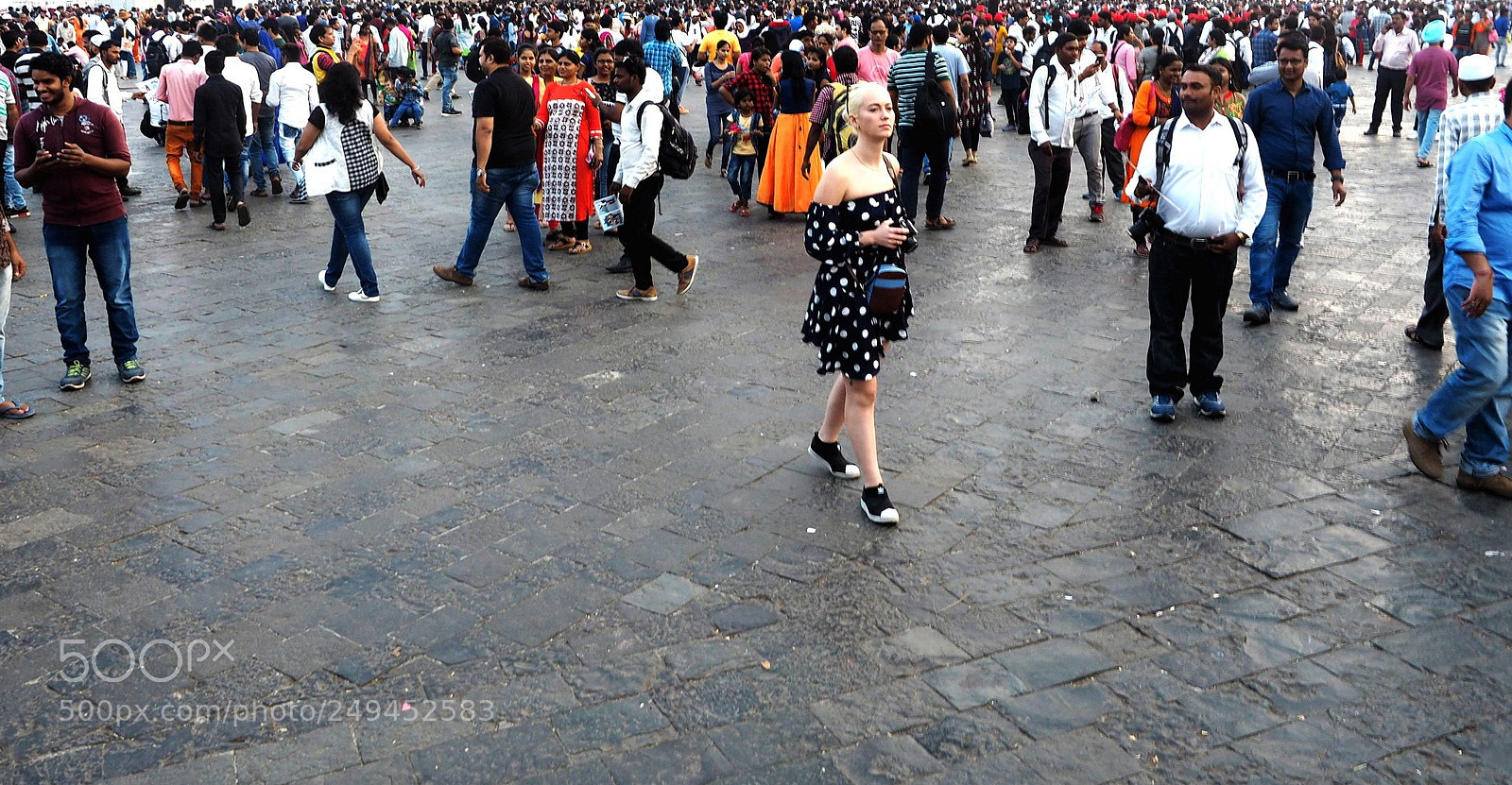 Olympus OM-D E-M5 II sample photo. In india photography