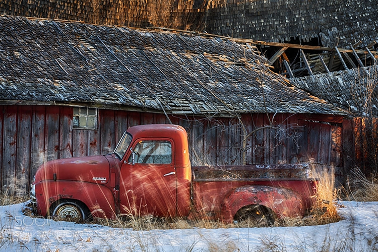 Canon EOS 5D Mark IV sample photo. Barn find photography