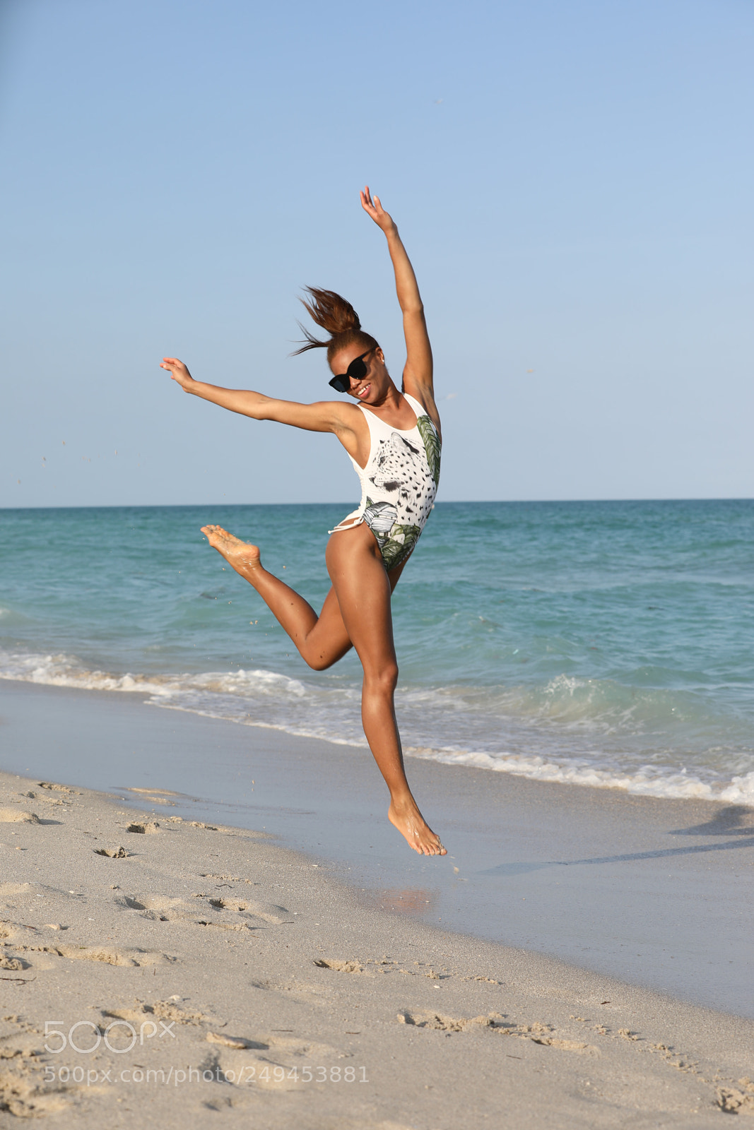 Canon EF 70-200mm F2.8L IS II USM sample photo. Ballerina on the beach photography