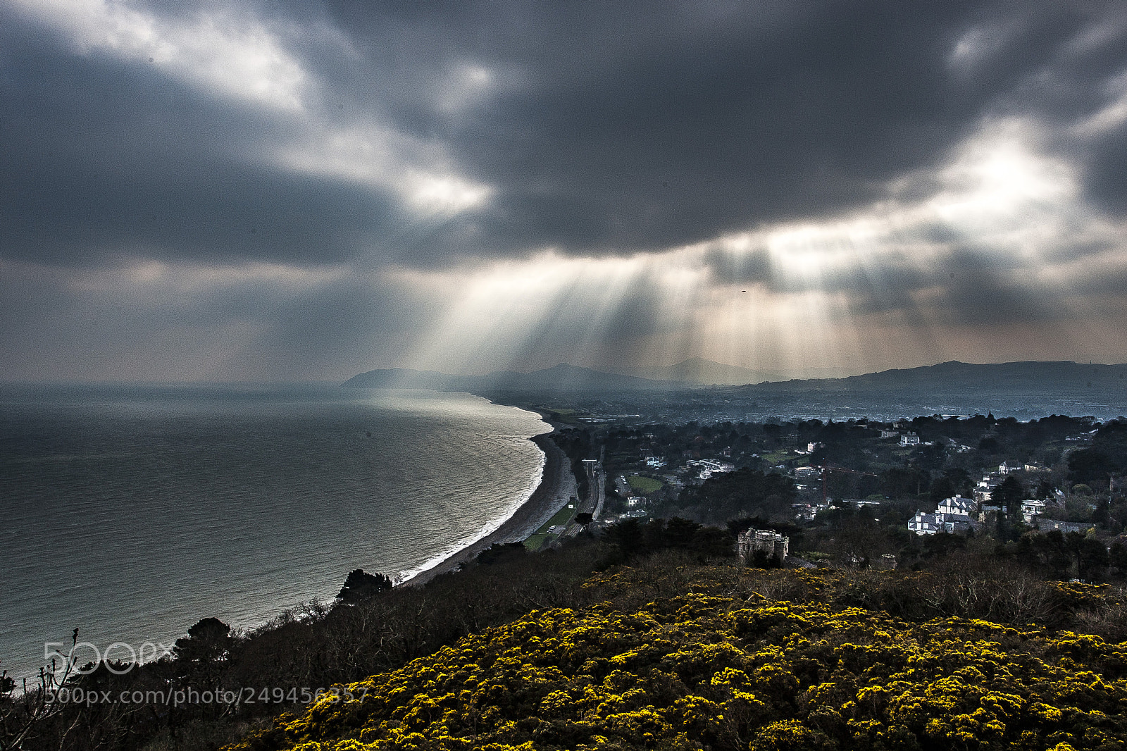 Canon EOS-1D Mark III sample photo. Sun opening up over photography