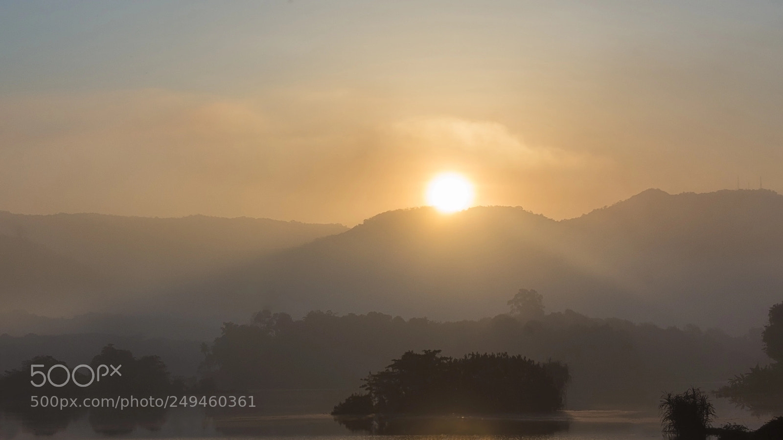 Canon EOS 1200D (EOS Rebel T5 / EOS Kiss X70 / EOS Hi) sample photo. Sunrise first try photography